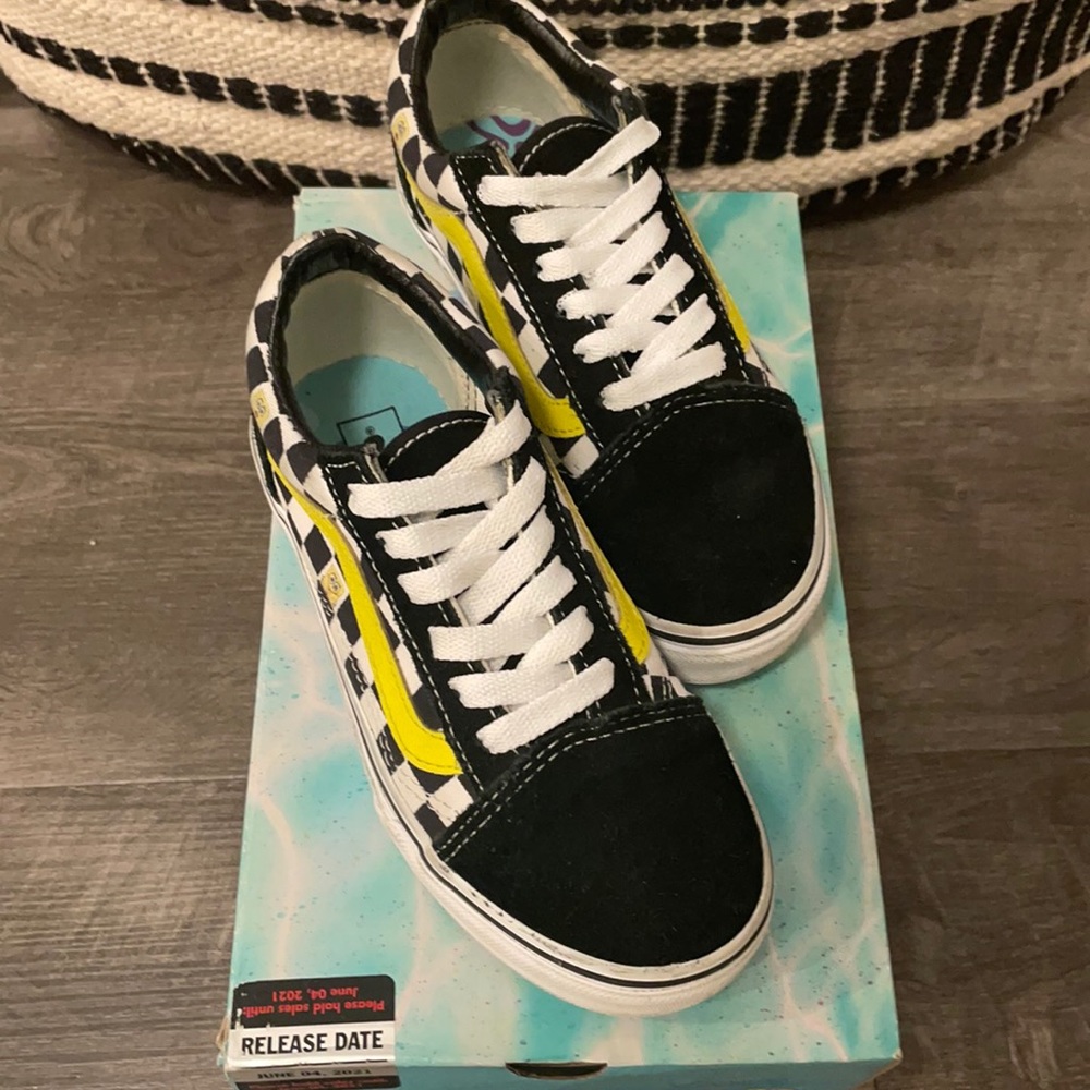 13.5 SpongeBob Vans. In great condition.